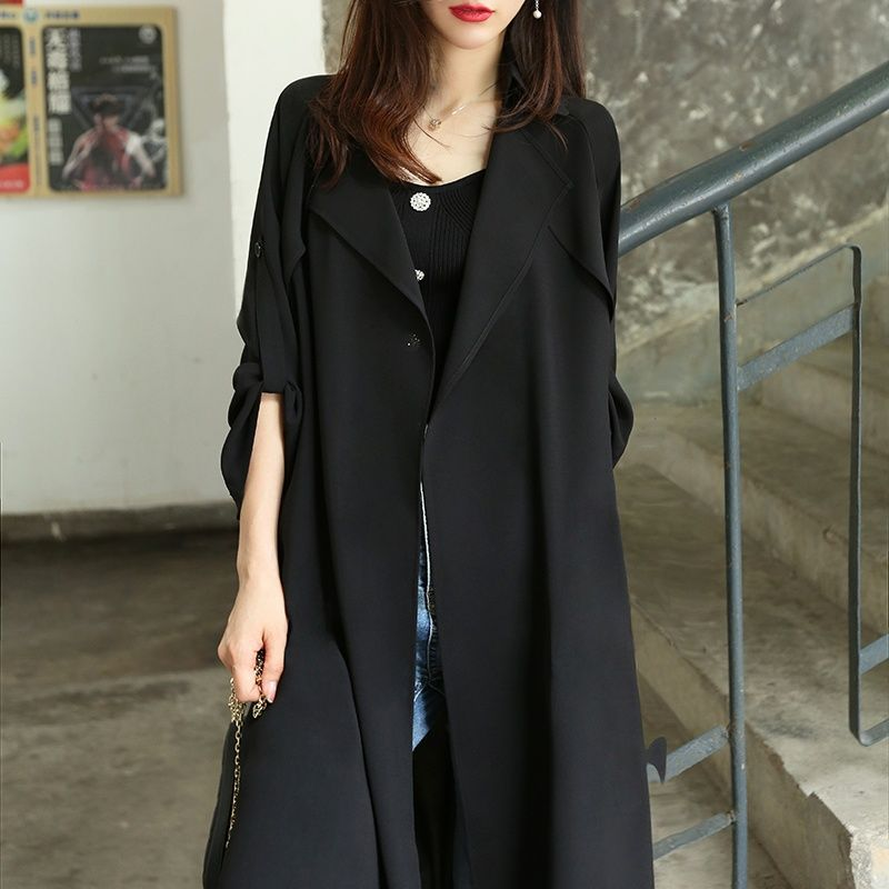黒のレディーストレンチコート