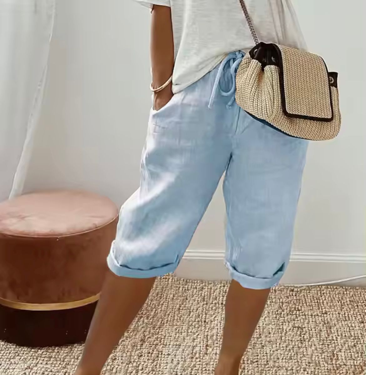 ハイウエストショートパンツの短いデザイン
