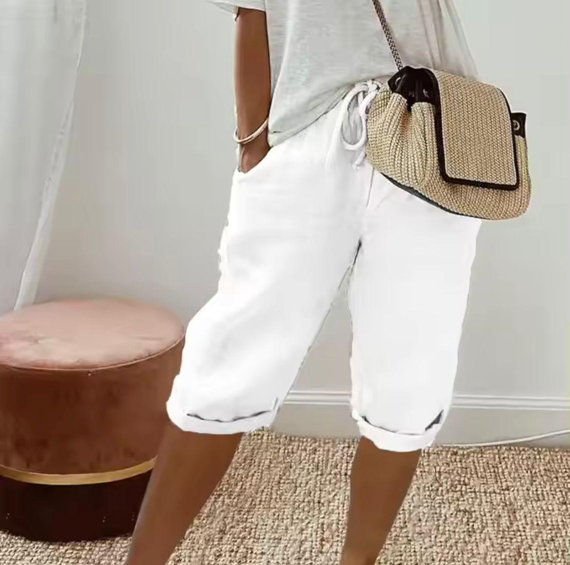 ハイウエストショートパンツの短いデザイン